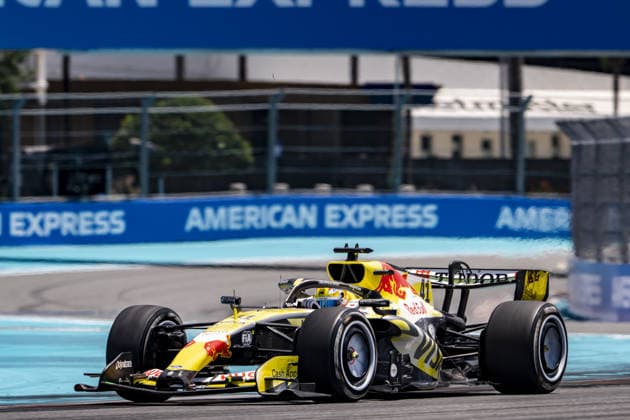 Miami International Autodrome, Miami, Florida, USA - May 1, 2026: Arvid Lindblad of England in the Visa Cash App Racing Bulls Formula 1 Team VCARB03 during the 2026 Miami F1 Grand Prix (Practice 1) held at Hard Rock Stadium in Miami, United States. ((6257) RIchard Callis SPP)  Copyright: x(6257)xRIchardxCallisx xSPPx Sportspressphoto_SPR139288