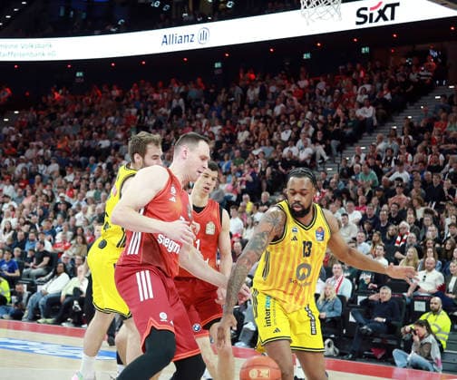 von links vorn (M?nchen), JWan ROBERTS (Berlin), Basketball,easy Credit Bundesliga, FC Bayern München vs Alba Berlin, , 01.05.26, SAP Garden, Muenchen, Copyright: WolfgangxFehrmann