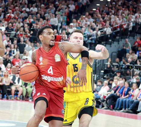 von links Xavier RATHAN-MAYES (Muenchen), Martin HERMANNSSON (Berlin), Basketball,easy Credit Bundesliga, FC Bayern München vs Alba Berlin, , 01.05.26, SAP Garden, Muenchen, Copyright: WolfgangxFehrmann