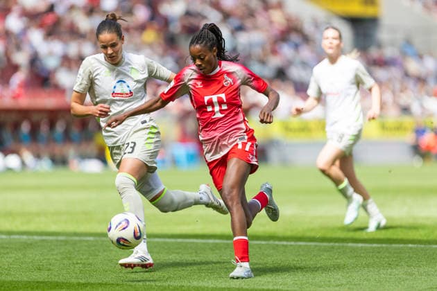 Google Pixel Frauen-Bundesliga: 1. FC Köln - SV Werder Bremen; 02.05.2026 Lydia Andrade (1. FC Köln, 17), Hanna Nemeth (Werder Bremen, 23) am 24. Spieltag der Google Pixel Frauen-Bundesliga im Spiel des 1. FC Köln gegen den SV Werder Bremen am 02.05.2026 im RheinEnergie-Stadion in Köln, Deutschland. Copyright: xBEAUTIFULxSPORTS Meuselx