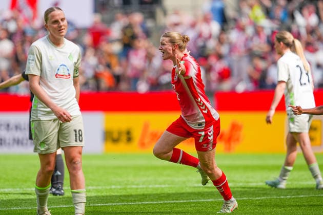 02.05.2026, xydrx, Frauen, Fußball, 1.Frauen-Bundesliga, 1.FC Köln - SV Werder Bremen, Saison 2025 2026, RheinEnergieSTADION: Torjubel nach dem Tor zum 2:0 für den FC Köln durch Torschützin Anna-Lena Stolze (FC Köln, 7) DFB regulations prohibit any use of photographs as image sequences and or quasi-video. Copyright: HMBxMedia YannisxDreimann