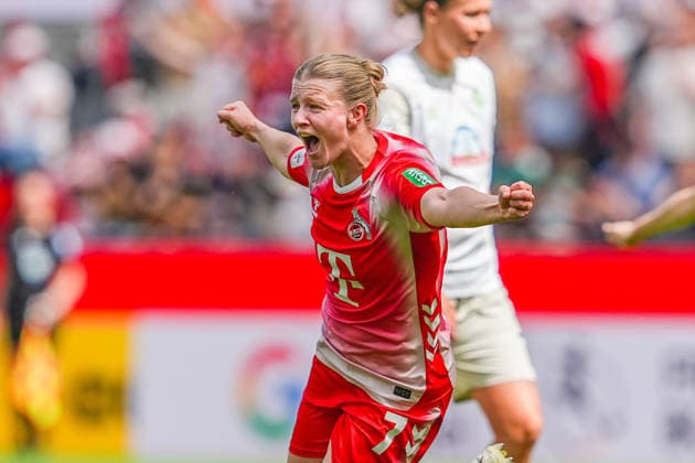 02.05.2026, xydrx, Frauen, Fußball, 1.Frauen-Bundesliga, 1.FC Köln - SV Werder Bremen, Saison 2025 2026, RheinEnergieSTADION: Torjubel nach dem Tor zum 2:0 für den FC Köln durch Torschützin Anna-Lena Stolze (FC Köln, 7) DFB regulations prohibit any use of photographs as image sequences and or quasi-video. Copyright: HMBxMedia YannisxDreimann