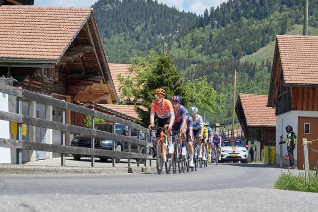 02.05.2026, Tour de Romandie 2026 – 4. Etappe: Aufstieg zum Jaunpass bei Littisbach Fahrer auf dem Anstieg zum Jaunpass bei Littisbach (Gemeinde Boltigen). Boltigen Littisbach Bern Switzerland