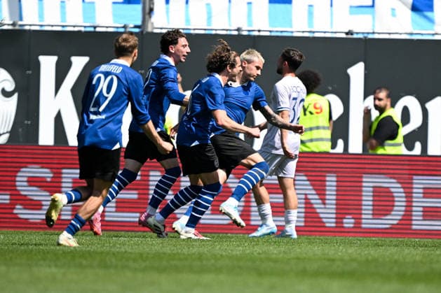 2. Bundesliga - 25 26 - Arminia Bielefeld - VfL Bochum am 02.05.2026 in der SchücoArena in Bielefeld Jubel, Torjubel, Torschuetze, Torschütze Joel Grodowski (Bielefeld) jubelt nach seinem Tor zum 1:0.