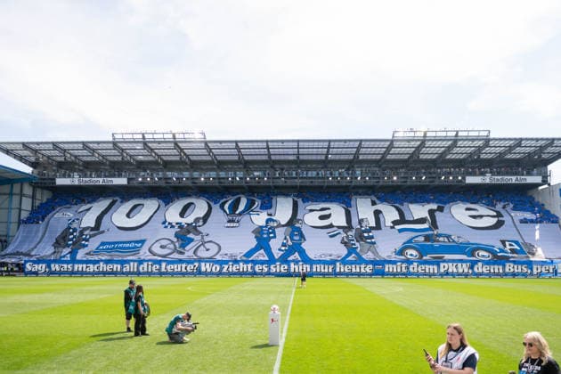 2. Bundesliga - 25 26 - Arminia Bielefeld - VfL Bochum am 02.05.2026 in der SchücoArena in Bielefeld Bielefeld mit einer Choreografie zu Spielbeginn