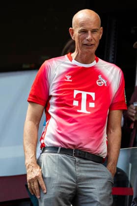 Google Pixel Frauen-Bundesliga: 1. FC Köln - SV Werder Bremen; 02.05.2026 Jörn Stobbe (Präsident des 1. FC Köln) am 24. Spieltag der Google Pixel Frauen-Bundesliga während des Spiels des 1. FC Köln gegen den SV Werder Bremen am 02.05.2026 im RheinEnergie-Stadion in Köln, Deutschland. Copyright: xBEAUTIFULxSPORTS Meuselx