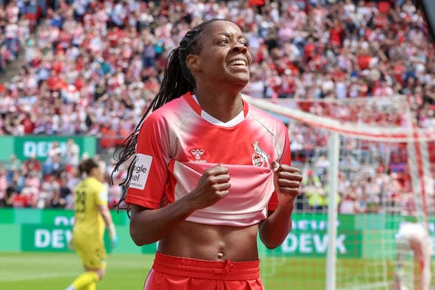 Torschützin Lydia Andrade (1. FC Köln, 17) mit Torjubel, Jubel, jubeln, jubelt, optimistisch, Spielszene, Highlight, Freude über das Tor zum 1:0, DIE DFB-RICHTLINIEN UNTERSAGEN JEGLICHE NUTZUNG VON FOTOS ALS SEQUENZBILDER UND ODER VIDEOÄHNLICHE FOTOSTRECKEN. DFB REGULATIONS PROHIBIT ANY USE OF PHOTOGRAPHS AS IMAGE SEQUENCES AND OR QUASI-VIDEO., 02.05.2026, Köln (Deutschland), Fussball, Google Pixel Frauen-Bundesliga, 1. FC Köln - SV Werder Bremen