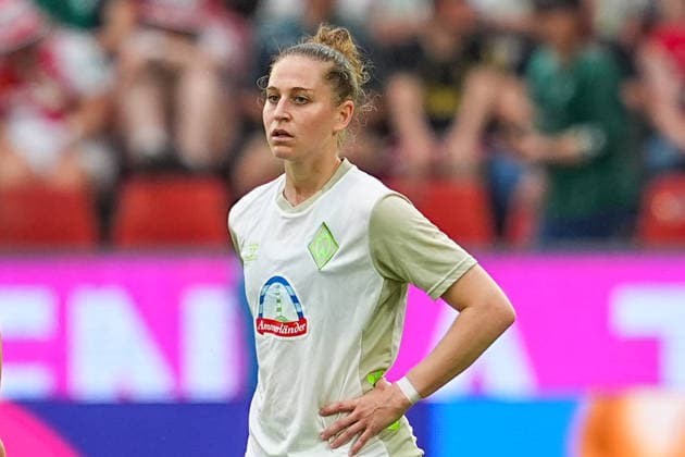 02.05.2026, xydrx, Frauen, Fußball, 1.Frauen-Bundesliga, 1.FC Köln - SV Werder Bremen, Saison 2025 2026, RheinEnergieSTADION: Saskia Matheis (SV Werder Bremen, 19) enttäuscht nach der Niederlage DFB regulations prohibit any use of photographs as image sequences and or quasi-video. Copyright: HMBxMedia YannisxDreimann