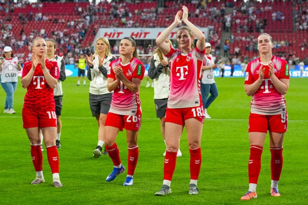 02.05.2026, xydrx, Frauen, Fußball, 1.Frauen-Bundesliga, 1.FC Köln - SV Werder Bremen, Saison 2025 2026, RheinEnergieSTADION: Weronika Zawistowska (FC Köln, 10) Martyna Wiankowska (FC Köln, 26) Taylor Ziemer (FC Köln, 18) Adriana Achcinska (FC Köln, 9) bejubeln den Sieg DFB regulations prohibit any use of photographs as image sequences and or quasi-video. Copyright: HMBxMedia YannisxDreimann
