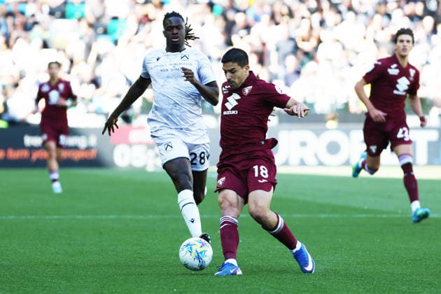 Torino s Giovanni Simeone fights for the ball with Udinese s Oumar Solet during the Serie A soccer match between Udinese and Torino at the Bluenergy Stadium in Udine, north east Italy - Saturday, May 02,2026 - soccer  Copyright: xAndreaxBressanutti LaPressex