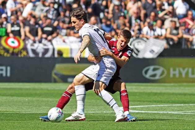 UdineseÕs Nicolo Zaniolo fights for the ball with Torino s Gvidas Gineitis during the Serie A soccer match between Udinese and Torino at the Bluenergy Stadium in Udine, north east Italy - Saturday, May 02,2026 - soccer  Copyright: xAndreaxBressanutti LaPressex