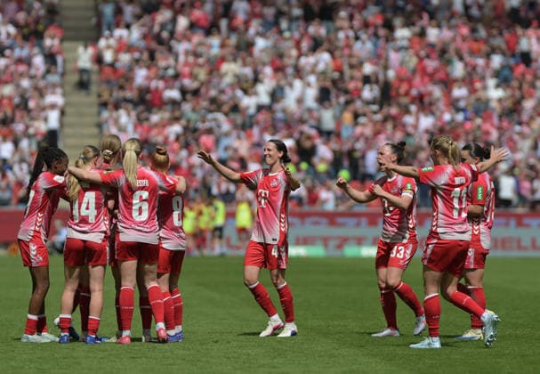 15.04.2026, xophax, Fussball , Frauen Bundesliga Google Pixel Frauen - Bundesliga 25 26. 1.FC Kölner gegen Werder Bremen . Jubel der Mannschaft nach dem 2 zu 0 im Rhein Energie Stadion . (DFL DFB REGULATIONS PROHIBIT ANY USE OF PHOTOGRAPHS as IMAGE SEQUENCES and or QUASI-VIDEO) Koeln