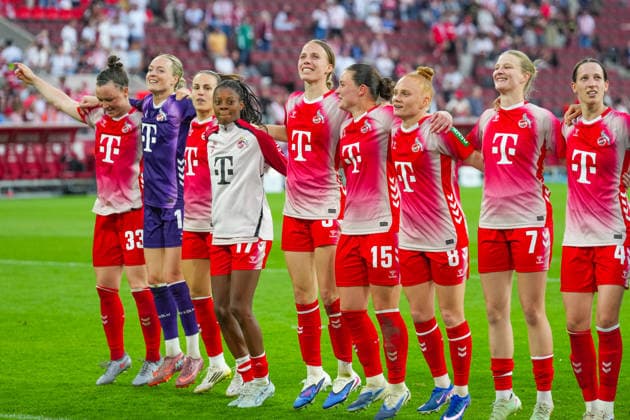 02.05.2026, xydrx, Frauen, Fußball, 1.Frauen-Bundesliga, 1.FC Köln - SV Werder Bremen, Saison 2025 2026, RheinEnergieSTADION: Marina Hegering (FC Köln, 33) Lisa Schmitz (FC Köln, 1) Lydia Andrade (FC Köln, 17) Amelie Bohnen (FC Köln, 15) Laura Vogt (FC Köln, 8) Anna-Lena Stolze (FC Köln, 7) Sara Agrez (FC Köln, 4) bejubeln den 3:0 Sieg DFB regulations prohibit any use of photographs as image sequences and or quasi-video. Copyright: HMBxMedia YannisxDreimann
