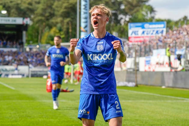 Sport Bilder des Tages 02.05.2026, Hänsch-Arena, Meppen, GER, Regionalliga-Nord, 32. Spieltag: SV Meppen vs Bremer SV, Dominique Domröse (SV Meppen 2) jubelt nach dem Meppener 2:1-Tor DFL REGULATIONS PROHIBIT ANY USE OF PHOTOGRAPHS AS IMAGE SEQUENCES AND OR QUASI-VIDEO. Meppen Niedersachsen Deutschland Hänsch-Arena *** 02 05 2026, Hänsch Arena, Meppen, GER, Regionalliga Nord, 32 Matchday SV Meppen vs Bremer SV, Dominique Domröse SV Meppen 2 cheers after the Meppen 2 1 goal DFL REGULATIONS PROHIBIT ANY USE OF PHOTOGRAPHS AS IMAGE SEQUENCES AND OR QUASI VIDEO Meppen Lower Saxony Germany Hänsch Arena
