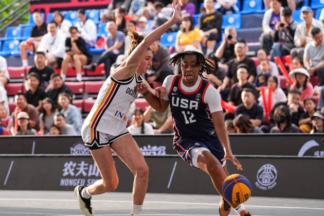 Sport Bilder des Tages (260502) -- CHENGDU, May 2, 2026 -- Mikaylah Williams (R) of the United States competes during the final match between Germany and the United States at the FIBA 3x3 Women s Series Chengdu Stop 2026 in Chengdu, southwest China s Sichuan Province, May 2, 2026. ) (SP)CHINA-CHENGDU-FIBA 3X3 WOMEN S SERIES CHENGDU STOP (CN) WangxXi 