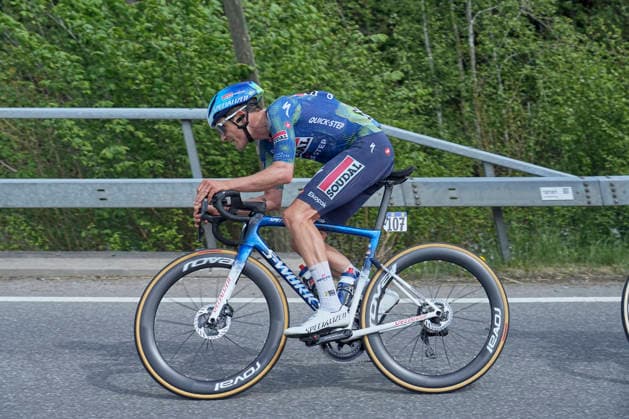 02.05.2026, Tour de Romandie 2026 – 4. Etappe: Sprint in Garstatt Louis Vervaeke (BEL, Soudal Quick-Step) bei der Durchfahrt Garstatt auf km 122. Boltigen Garstatt Bern Switzerland