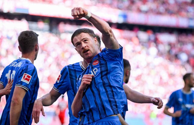 Sport Bilder des Tages 02.05.2026, xemx, Fussball 1.Bundesliga, FC Bayern Muenchen - 1.FC Heidenheim v.l. Budu Zivzivadze (1.FC Heidenheim) Jubel, Torjubel, celebrate the goal, jubelt ueber das Tor zum 0:1 (DFL DFB REGULATIONS PROHIBIT ANY USE OF PHOTOGRAPHS as IMAGE SEQUENCES and or QUASI-VIDEO) Muenchen *** 02 05 2026, xemx, Fussball 1 Bundesliga, FC Bayern Muenchen 1 FC Heidenheim v l Budu Zivzivadze 1 FC Heidenheim Jubel, Torjubel, celebrate the goal, jubiliert über das Tor zum 0 1 DFL DFB REGULATIONS PROHIBIT ANY USE OF PHOTOGRAPHS as IMAGE SEQUENCES and or QUASI VIDEO Muenchen