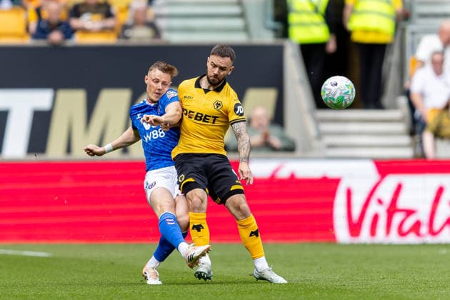 Wolverhampton Wanderers v Sunderland, Premier League Sunderland defender Daniel Ballard (5) battles for possession with Wolverhampton Wanderers forward Adam Armstrong (9) during the Premier League match between Wolverhampton Wanderers and Sunderland at Molineux, Wolverhampton, UK on 2 May 2026. Wolverhampton Molineux West Midlands UK Editorial use only DataCo restrictions apply See www.football-dataco.com , Copyright: xManjitxNarotrax PSI-24191-0004