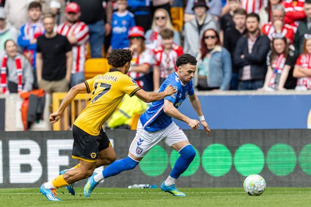 Wolverhampton Wanderers v Sunderland, Premier League Sunderland midfielder Chemsdine Talbi (7) runs forward on wing during the Premier League match between Wolverhampton Wanderers and Sunderland at Molineux, Wolverhampton, UK on 2 May 2026. Wolverhampton Molineux West Midlands UK Editorial use only DataCo restrictions apply See www.football-dataco.com , Copyright: xManjitxNarotrax PSI-24191-0006