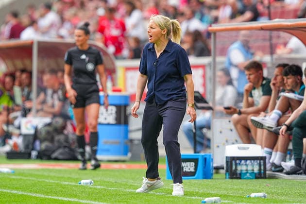 02.05.2026, xydrx, Frauen, Fußball, 1.Frauen-Bundesliga, 1.FC Köln - SV Werder Bremen, Saison 2025 2026, RheinEnergieSTADION: Friederike Kromp (Cheftrainerin SV Werder Bremen Frauen) DFB regulations prohibit any use of photographs as image sequences and or quasi-video. Copyright: HMBxMedia YannisxDreimann