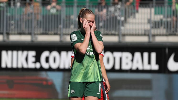VfL vs. Leipzig, BL Frauen Wolfsburg, 02.05.2026, Fußball, Frauen, Google Pixel Bundesliga, Saison 2025 2026, VfL Wolfsburg vs RB Leipzig, Janina Minge (VfL Wolfsburg) AOK Stadion Niedersachsen Deutschland