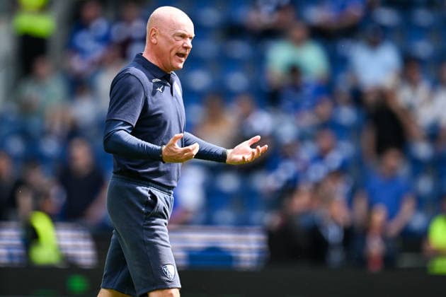 2. Bundesliga - 25 26 - Arminia Bielefeld - VfL Bochum am 02.05.2026 in der SchücoArena in Bielefeld Trainer Uwe Rösler Roesler (Bochum) unzufrieden, enttäuscht, enttaeuscht, niedergeschlagen.