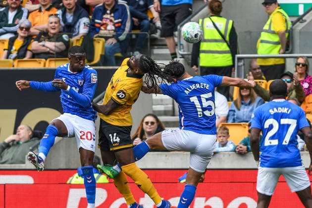 Wolverhampton Wanderers v Sunderland, English Premier League, Football, Molineux, Wolverhampton, UK - 2 May 2024 Sunderland s Nordi Mukiele, Wolverhampton Wanderer s Tolu Arokodare and Sunderland s Omar Alderete challenge for the ball , UK NEWSPAPERS OUT Copyright: xRichardxBowcottx