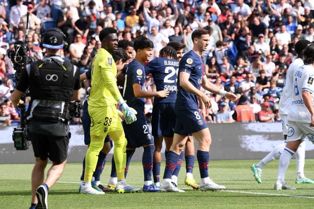 Paris Saint-Germain v FC Lorient - Ligue 1 McDonald s 2025 2026 27 Pedro Dro FERNANDEZ (psg) - 08 Fabian RUIZ PENA (psg) during the Ligue 1 McDonald s match between Paris SG and Lorient at Parc des Princes on May 2, 2026 in Paris, France. Paris France  Copyright: xFEPx 776348381