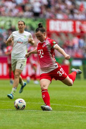 Google Pixel Frauen-Bundesliga: 1. FC Köln - SV Werder Bremen; 02.05.2026 Marina Hegering (1. FC Köln, 33) am 24. Spieltag der Google Pixel Frauen-Bundesliga im Spiel des 1. FC Köln gegen den SV Werder Bremen am 02.05.2026 im RheinEnergie-Stadion in Köln, Deutschland. Copyright: xBEAUTIFULxSPORTS Meuselx