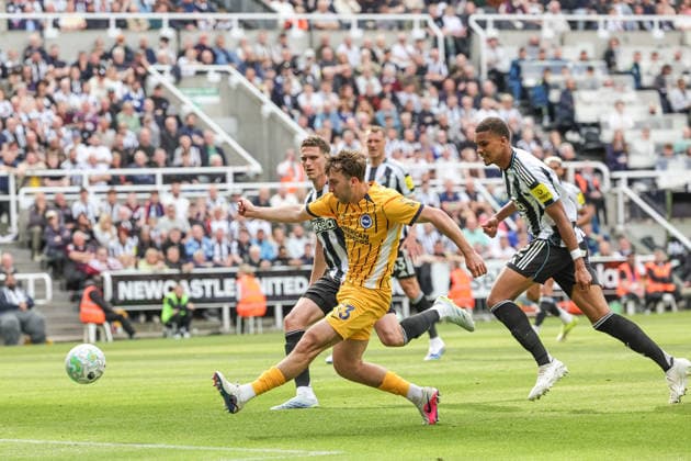 Premier League: Newcastle Untied v Brighton & Hove Albion Jack Hinshelwood of Brighton & Hove Albion scores to make it 2-1 during the Premier League match Newcastle Untied vs Brighton & Hove Albion at St. James s Park, Newcastle, United Kingdom on 02 May 2026 (Photo by Mark Cosgrove News Images) Newcastle St. James s Park Tyne and Wear United Kingdom Copyright: xMarkxCosgrove NewsxImagesx