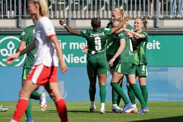 02.05.2026, xgrfx, Fussball Google Pixel Frauen-Bundesliga, VfL Wolfsburg - RB Leipzig v.l. Tor, Janina Minge zum 1:1 (VfL Wolfsburg) (DFL DFB REGULATIONS PROHIBIT ANY USE OF PHOTOGRAPHS as IMAGE SEQUENCES and or QUASI-VIDEO) Wolfsburg