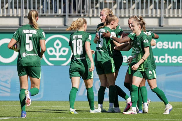 02.05.2026, xgrfx, Fussball Google Pixel Frauen-Bundesliga, VfL Wolfsburg - RB Leipzig v.l. Tor, Janina Minge zum 1:1 (VfL Wolfsburg) (DFL DFB REGULATIONS PROHIBIT ANY USE OF PHOTOGRAPHS as IMAGE SEQUENCES and or QUASI-VIDEO) Wolfsburg