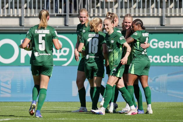 02.05.2026, xgrfx, Fussball Google Pixel Frauen-Bundesliga, VfL Wolfsburg - RB Leipzig v.l. Tor, Janina Minge zum 1:1 (VfL Wolfsburg) (DFL DFB REGULATIONS PROHIBIT ANY USE OF PHOTOGRAPHS as IMAGE SEQUENCES and or QUASI-VIDEO) Wolfsburg