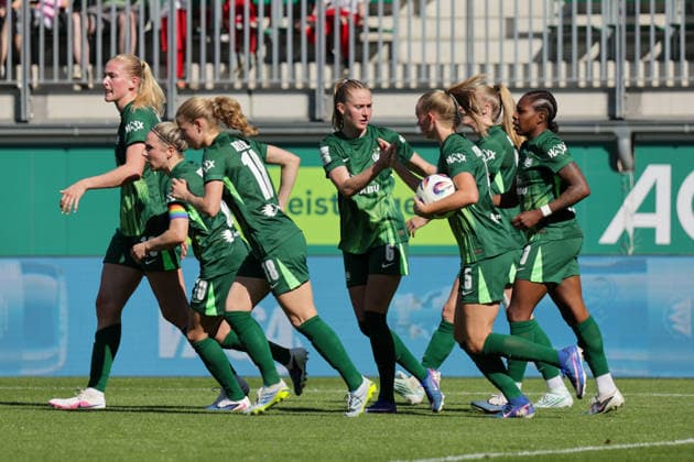 02.05.2026, xgrfx, Fussball Google Pixel Frauen-Bundesliga, VfL Wolfsburg - RB Leipzig v.l. Tor, Janina Minge zum 1:1 (VfL Wolfsburg) (DFL DFB REGULATIONS PROHIBIT ANY USE OF PHOTOGRAPHS as IMAGE SEQUENCES and or QUASI-VIDEO) Wolfsburg