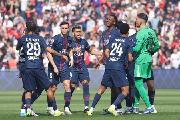 FOOTBALL : Paris Saint Germain Vs FC Lorient - Ligue 1 - 02 05 2026 Fabian Ruiz (PSG) - Desire Doue (PSG) ParisFrance  Copyright: xMichaelxBaucherx