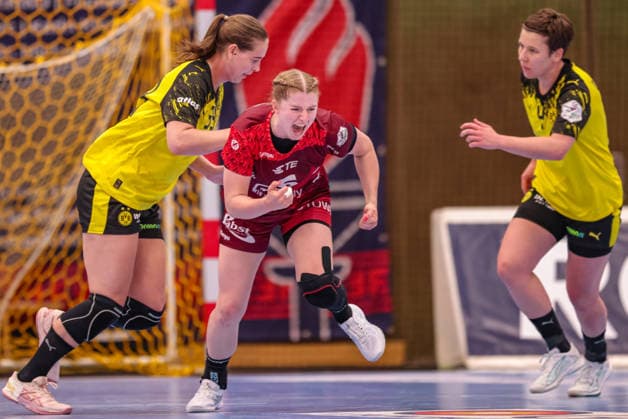 GER, Bensheim, HSG Bensheim Auerbach Flames vs Borussia Dortmund, Alsco Handball Bundesliga Frauen, Handball, DHB, Spielzeit 2025 2026, Weststadthalle Bensheim, Playoff Halbfinale, 2. Spiel im Bild: Nina Engel (HSG Bensheim Auerbach Flames Frauen 6), Jubel, Freude und Emotionen nach dem Tor DFB DFL REGULATIONS PROHIBIT ANY USE OF PHOTOGRAPHS AS IMAGE SEQUENCES AND OR QUASI-VIDEO, 02.05.2026 Copyright: HMBxMedia HendrikxHamelau