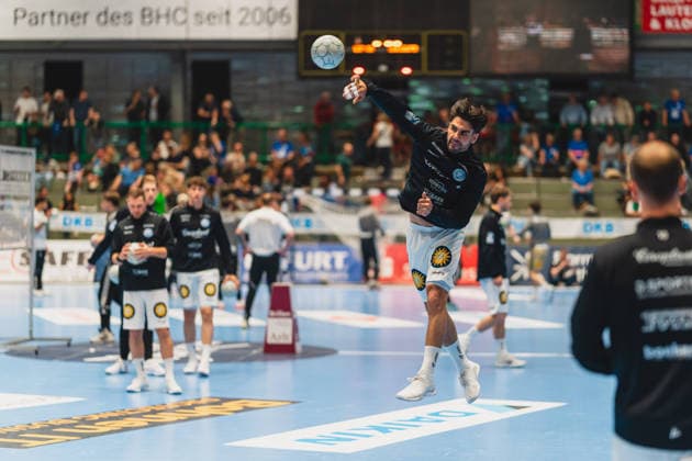 Eloy Morante Maldonado (Bergischer HC, 33) beim warm werfen Bergischer HC vs. TSV Hannover-Burgdorf, Handball, Daikin 1.HBL, 30.Spieltag, Saison 2025 26, 02.04.2026, Bergischer HC vs. TSV Hannover-Burgdorf, Handball, Daikin 1.HBL, 30.Spieltag, Saison 2025 26, 02.04.2026 Wuppertal Copyright: xEibner-Pressefoto LukasxBaldygax EP_LBA