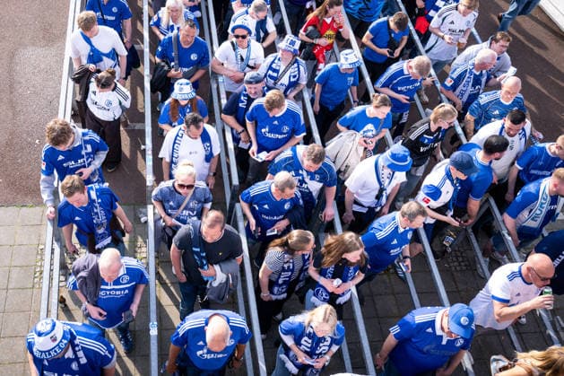 02.05.2026, Fussball, 2. Bundesliga, Saison 2025 2026, 32. Spieltag, FC Schalke 04 - Fortuna Düsseldorf, Fans FC Schalke 04, xRHR-FOTO YYx