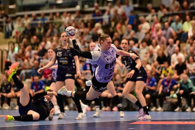 Handball I Frauen I Saison 2025-2026 I Play-Offs 5-11 I 3. Spieltag I Buxtehuder SV - VfL Oldenburg I 02.05.2026 Die später verletzte Ariane Pfundstein (20, VfL Oldenburg) bei einem Wurf vom Kreis. Buxtehude Halle Nord Niedersachsen Deutschland Copyright: xLobeca FelixxSchlikisx