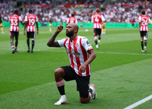 2nd May 2026; Gtech Community Stadium, Brentford, London, England; Premier League Football, Brentford versus West Ham United; Igor Thiago of Brentford celebrates after scoring his sides 2nd goal from a penalty in the 54th minute to make it 2-0 JPxFletcher