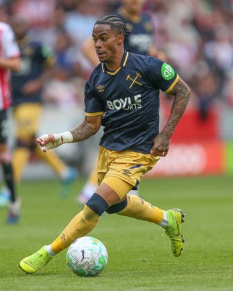 LONDON, ENGLAND - MAY 02: Crysencio Summerville of West Ham United on the ball during the Premier League match between Brentford and West Ham United at Gtech Community Stadium on May 02, 2026 in London, England. Copyright: xJayxPatel SPPx Sportspressphoto_SPR139660