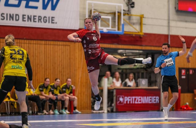 GER, Bensheim, HSG Bensheim Auerbach Flames vs Borussia Dortmund, Alsco Handball Bundesliga Frauen, Handball, DHB, Spielzeit 2025 2026, Weststadthalle Bensheim, Playoff Halbfinale, 2. Spiel im Bild: Nina Engel (HSG Bensheim Auerbach Flames Frauen 6), Torwurf DFB DFL REGULATIONS PROHIBIT ANY USE OF PHOTOGRAPHS AS IMAGE SEQUENCES AND OR QUASI-VIDEO, 02.05.2026 Copyright: HMBxMedia HendrikxHamelau