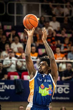 Rostock, Deutschland 02. Mai 2026: 1. BBL - 2025 2026 - Sp. 32 - Rostock Seawolves gegen Science City Jena Im Bild: Kassim Nicholson (Rostock Seawolves) Copyright: xFotostandx xVoelkerx