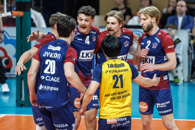 02.05.26, Berlin, Volleyball, Finale, 2. Spieltag, Berlin Recycling Volleys - SVG Lüneburg Sho Takahashi jubelt mit seinen Mannschaftskollegen nach dem Punktgewinn. Finale, 2. Spieltag, Berlin Recycling Volleys - SVG Lüneburg