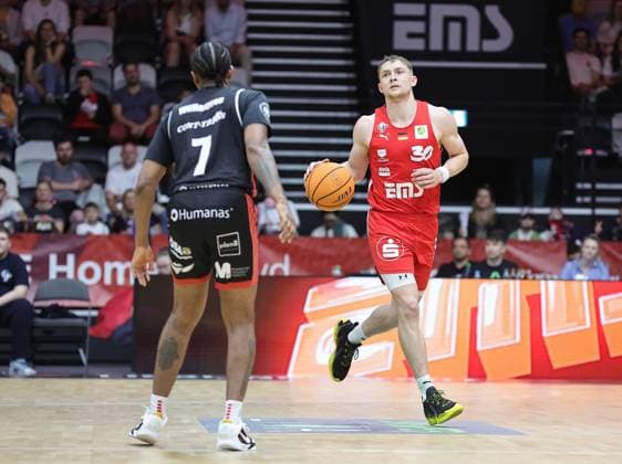 02.05.2026 - Basketball - Saison 2025 2026 - 2. Bundesliga Pro-A - 34. Spieltag: Nürnberg Falcons Basketball Club NBC - SBB Baskets Wolmirstedt - Sportfoto Zink DaMa - xdaxmax - Daivien Latrell Williamson (7, SBB Baskets Wolmirstedt ) Vincent John Friederici (30, Nürnberg Falcons BC NBC )
