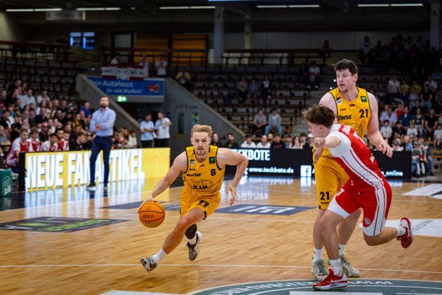 , GER, Bozic Estriche Knights Kirchheim vs. RheinStars Koeln, BARMER 2. Basketball Bundesliga, 34. Spieltag, Saison 2025 2026, 02.05.2026 , GER, Bozic Estriche Knights Kirchheim vs. RheinStars Koeln, BARMER 2. Basketball Bundesliga, 34. Spieltag, Saison 2025 2026, 02.05.2026 Goeppingen Copyright: xEibner-Pressefoto NinaxSanderx EP_NSR