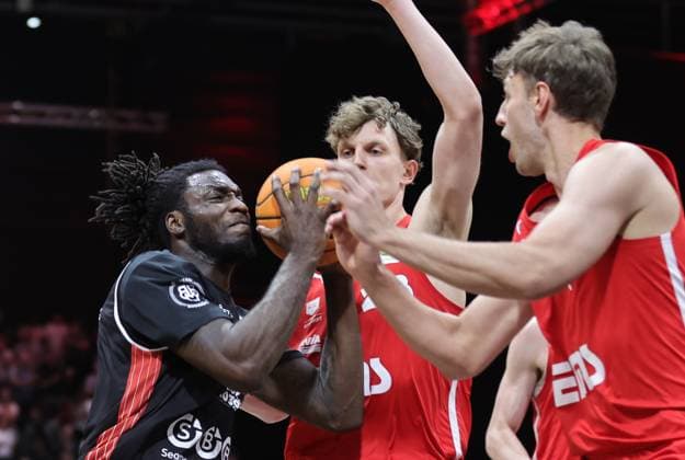 02.05.2026 - Basketball - Saison 2025 2026 - 2. Bundesliga Pro-A - 34. Spieltag: Nürnberg Falcons Basketball Club NBC - SBB Baskets Wolmirstedt - Sportfoto Zink DaMa - xdaxmax - De Vondre De Vondre Malik Perry (4, SBB Baskets Wolmirstedt ) Tom Stoiber (28, Nürnberg Falcons BC NBC ) Christian Feneberg (7, Nürnberg Falcons BC NBC )