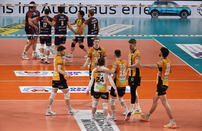 BR Volleys Mannschaft jubelt Freude Emotion Jubel Volleyball Bundesliga Herren Play Off Finale 2.Spiel Saison 2025 2026 02.05.2026 BR Volleys Berlin BRV vs SVG Lüneburg