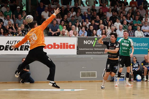 02.05.2026, Handball, Herren, 3. Liga Staffel Süd-West, Saison 2025 2026, HG Saarlouis - TV Homburg, Michel Fiedler (HG Saarlouis), Jose Resende (TV Homburg) Saarlouis Stadtgartenhalle Saarland Deutschland (DEU) Copyright: xSebastianxBachx