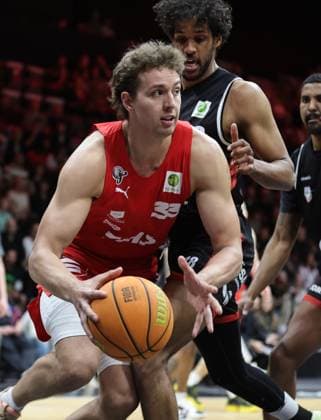02.05.2026 - Basketball - Saison 2025 2026 - 2. Bundesliga Pro-A - 34. Spieltag: Nürnberg Falcons Basketball Club NBC - SBB Baskets Wolmirstedt - Sportfoto Zink DaMa - xdaxmax - Brandton Dean Chatfield (33, Nürnberg Falcons BC NBC ) Alieu Ceesay (28, SBB Baskets Wolmirstedt )